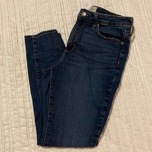Universal Thread dark wash skinny jeans